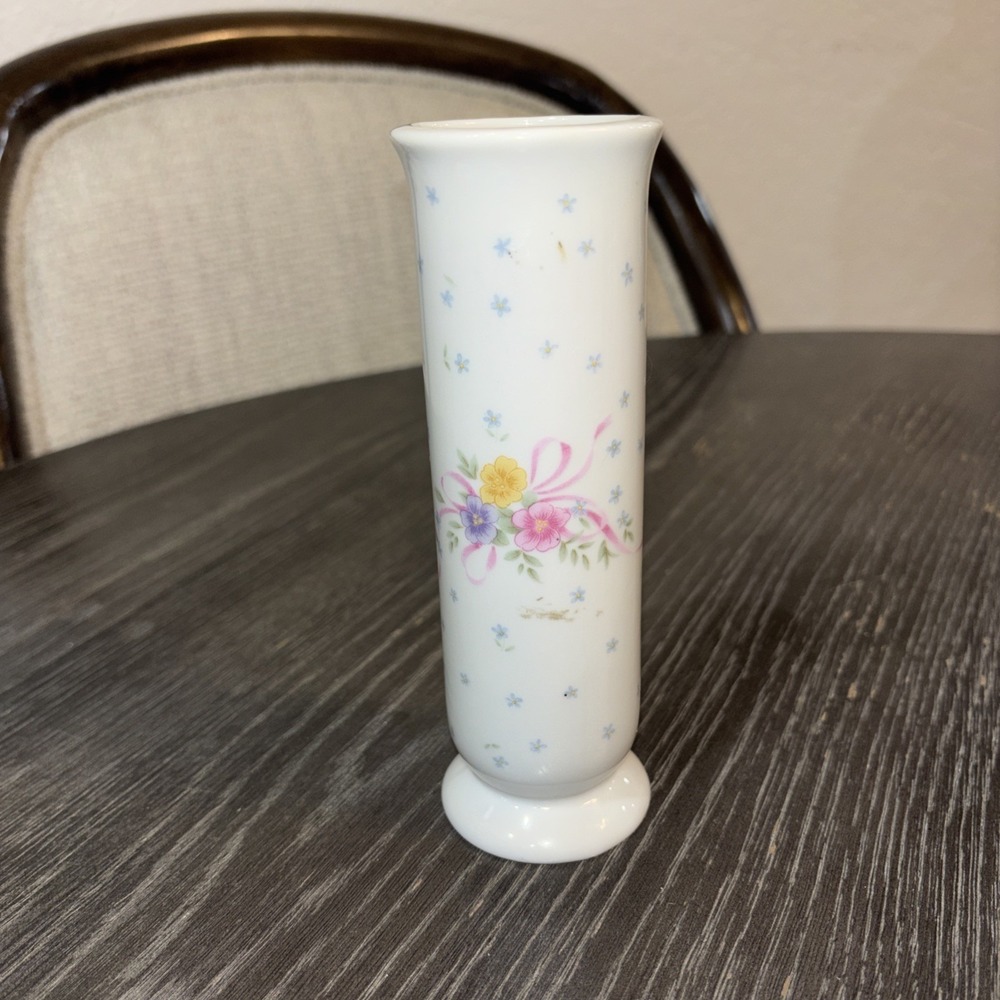 Vtg 1993 Sweet Floral Bud Cylinder Vase By FTD Porcelain White 6.5" Cottage